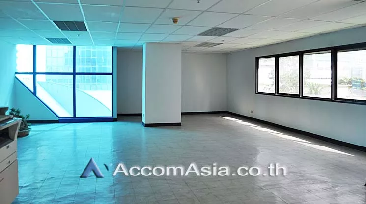  1  Office Space For Rent in Silom ,Bangkok BTS Surasak at S and B Tower AA10478